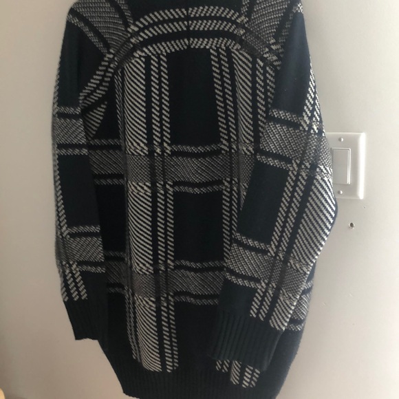 Navy Plaid Oversized Cardigan from Nordstrom’s L - Picture 4 of 4